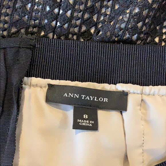 🛼 Ann•Taylor 🛼 Pencil Skirt - Picture 4 of 8